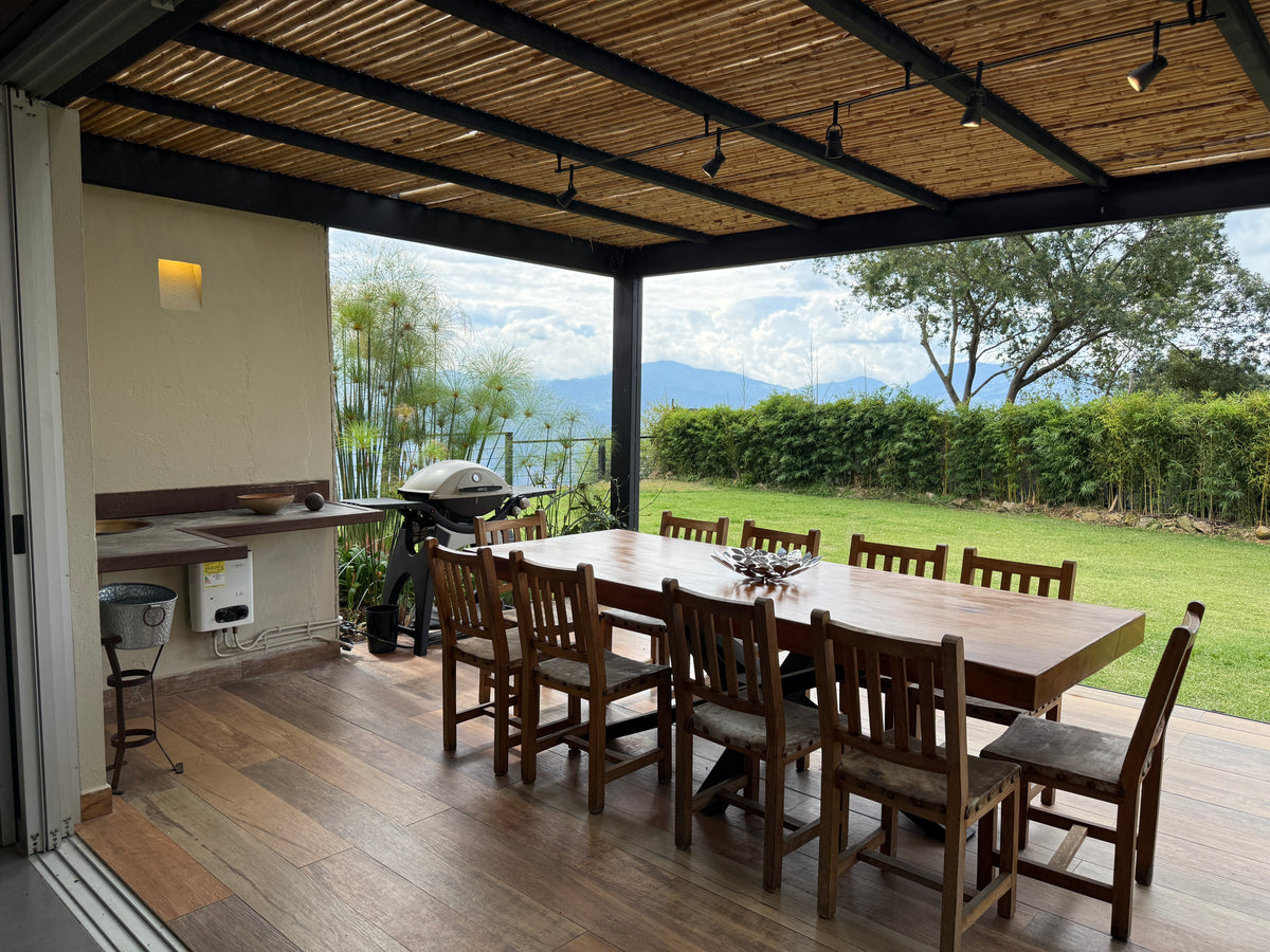 Casa en Palmas cerca al Mall Indiana con lote amplio, rooftop y zonas comunes