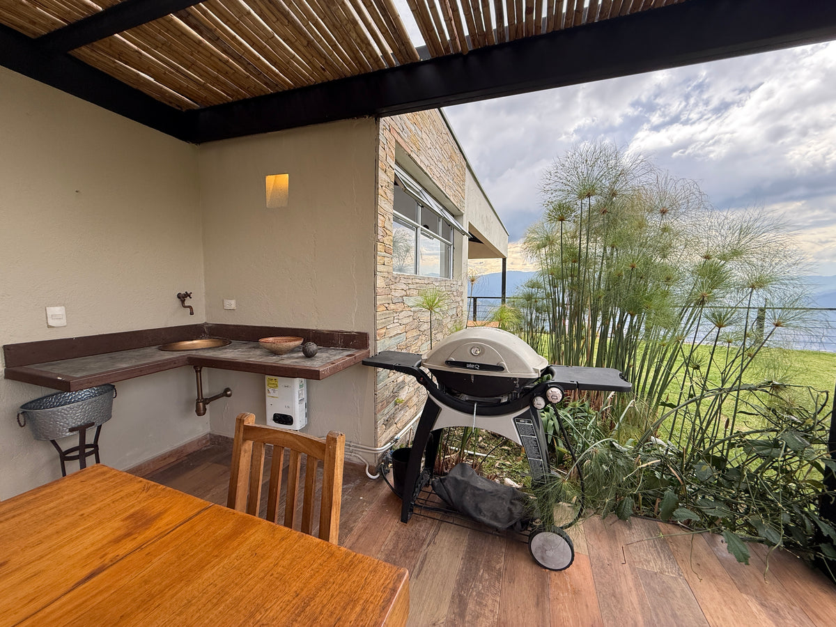 Casa en Palmas cerca al Mall Indiana con lote amplio, rooftop y zonas comunes