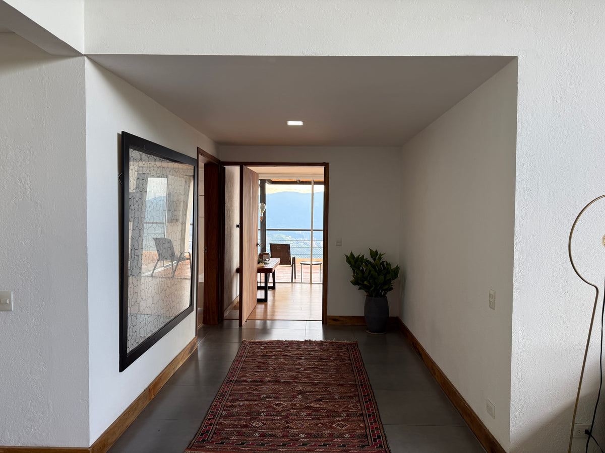 Casa en Palmas cerca al Mall Indiana con lote amplio, rooftop y zonas comunes