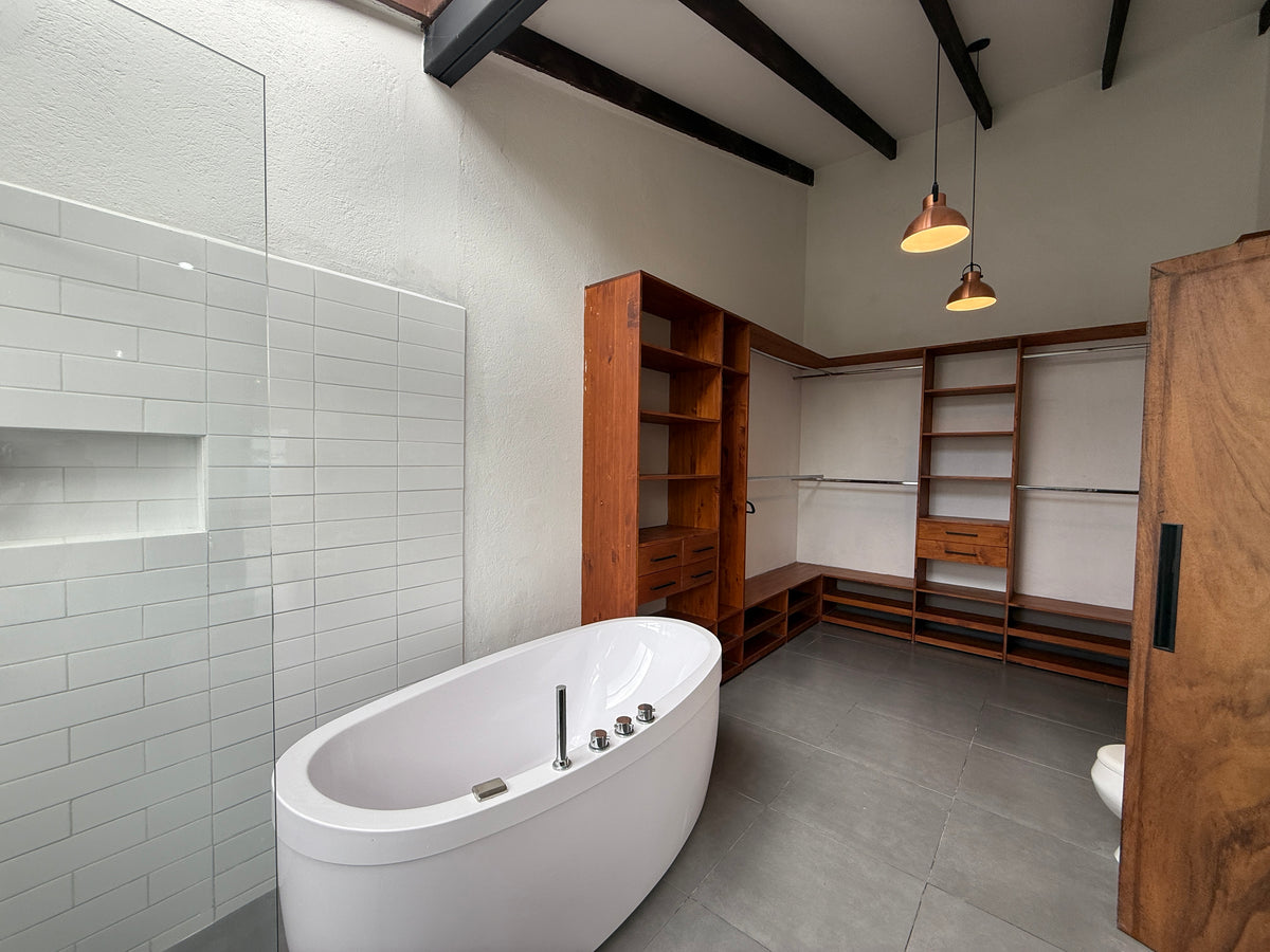 Casa en Palmas cerca al Mall Indiana con lote amplio, rooftop y zonas comunes