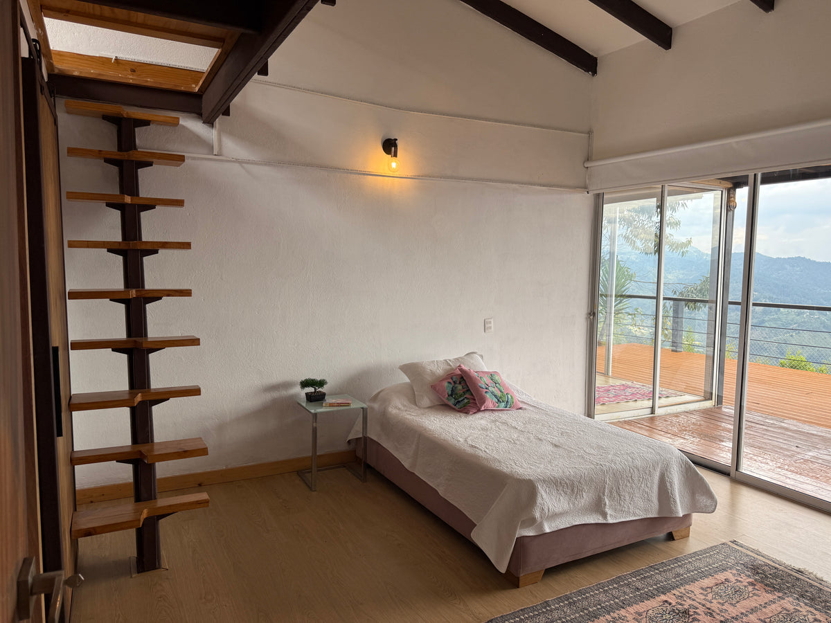 Casa en Palmas cerca al Mall Indiana con lote amplio, rooftop y zonas comunes