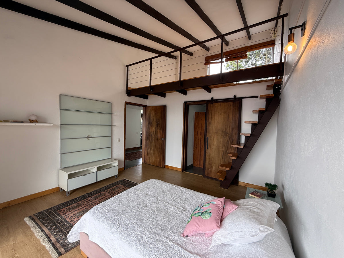 Casa en Palmas cerca al Mall Indiana con lote amplio, rooftop y zonas comunes