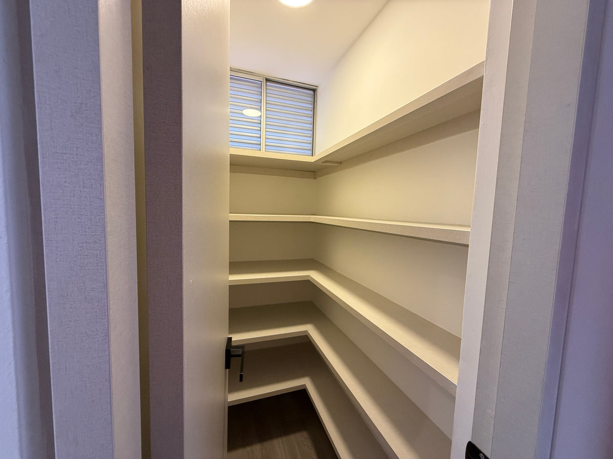 Apartamento dúplex con terraza cerca de El Tesoro Mall del Este y Clínica El Rosario