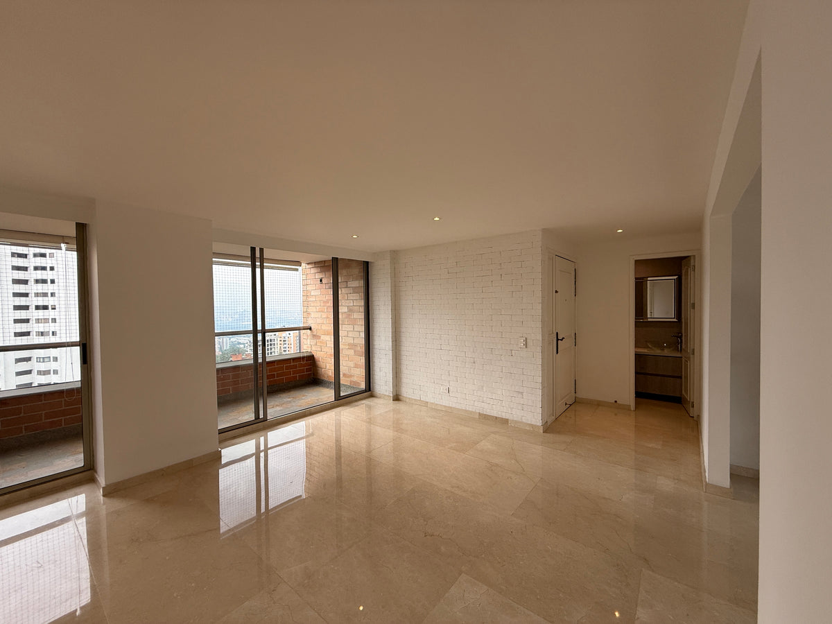 Apartamento sector Campestre, El Poblado con amplios espacios