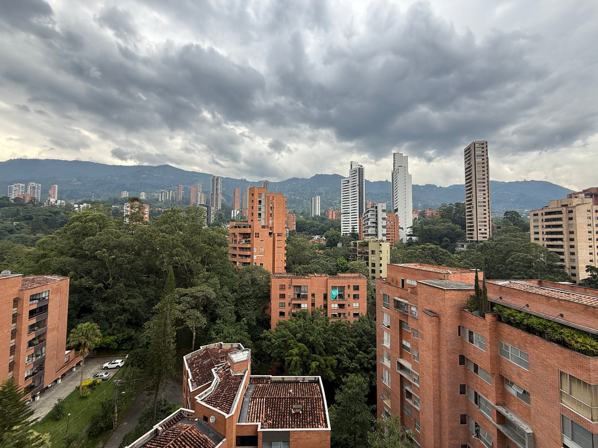 Apartamento sector Campestre, El Poblado con amplios espacios