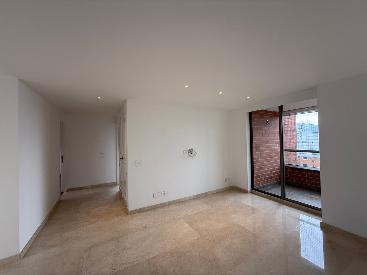 Apartamento sector Campestre, El Poblado con amplios espacios