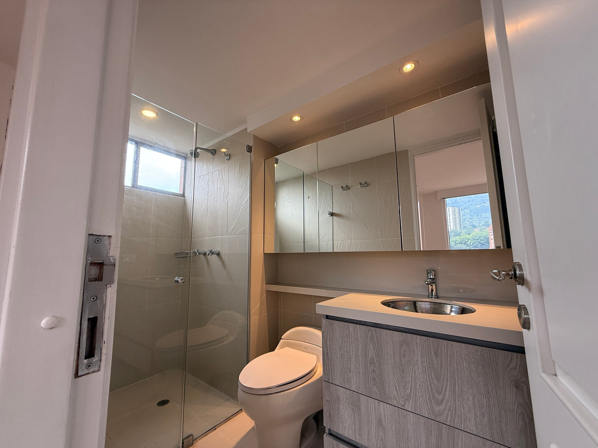 Apartamento sector Campestre, El Poblado con amplios espacios