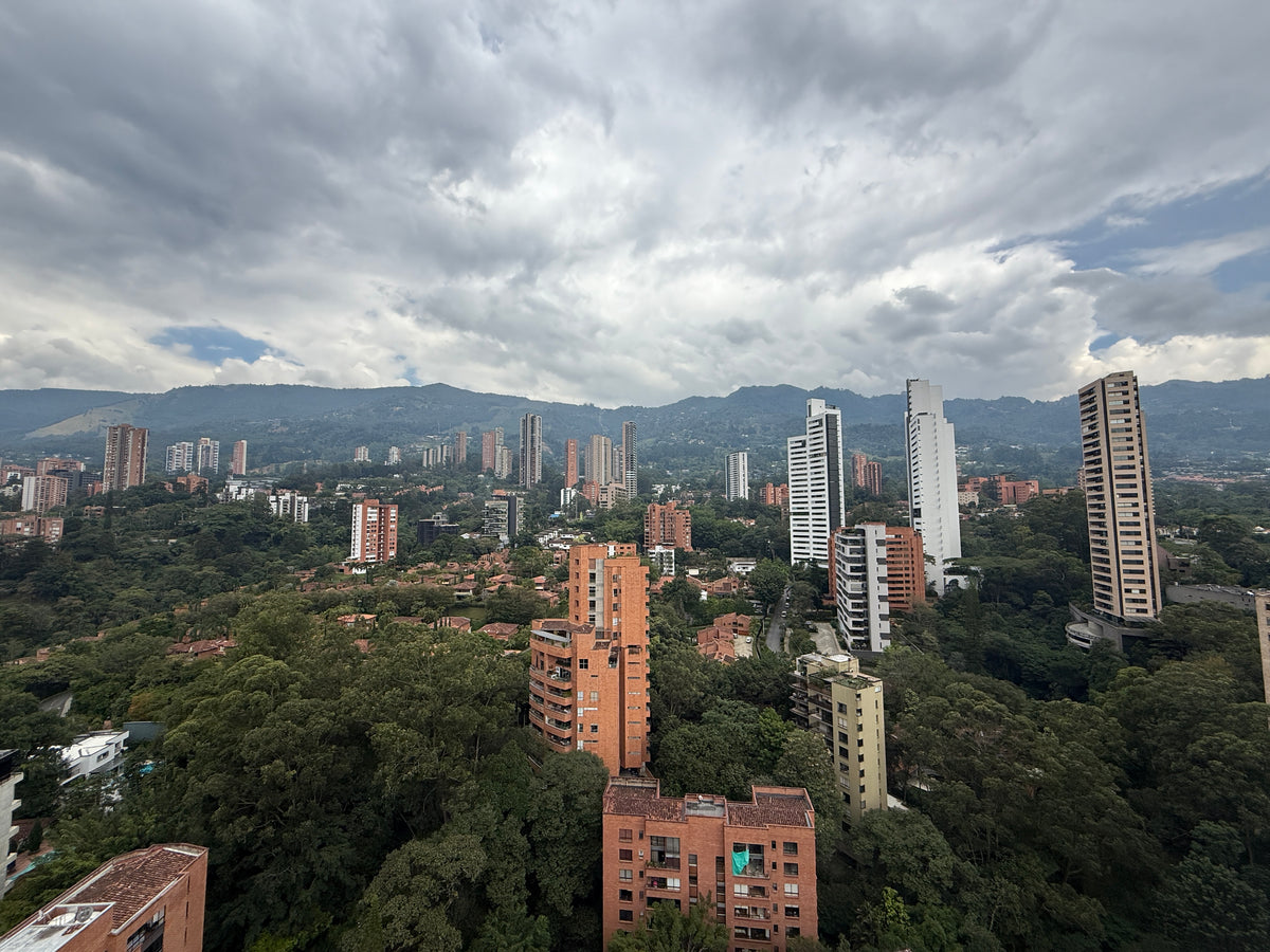 Apartamento sector Campestre, El Poblado con amplios espacios