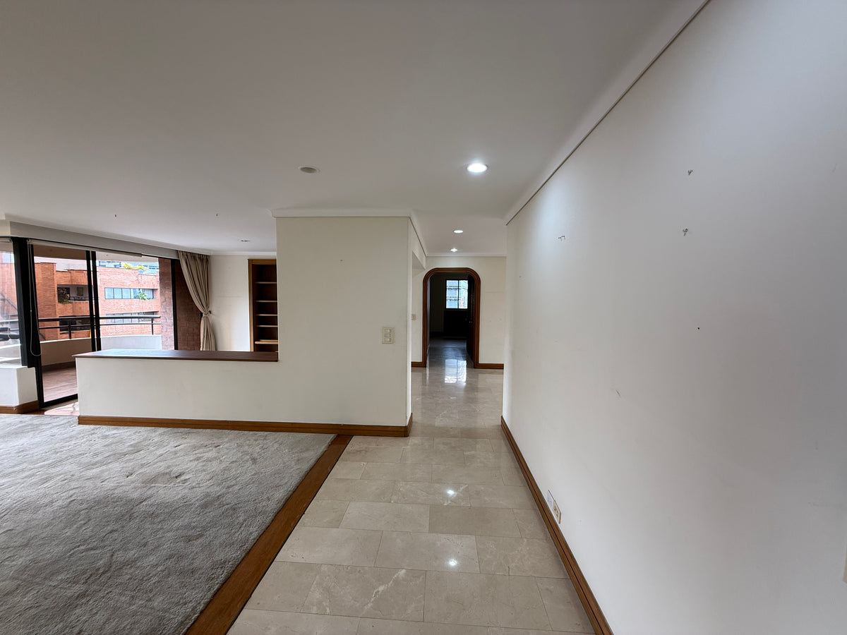 Apartamento en venta en la Milla de Oro, El Poblado – Calle cerrada