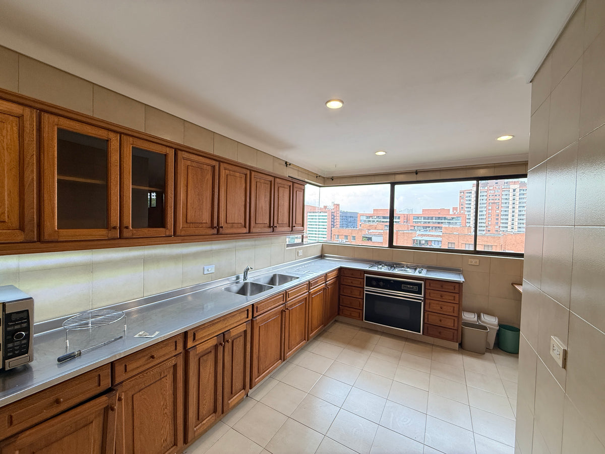 Apartamento en venta en la Milla de Oro, El Poblado – Calle cerrada