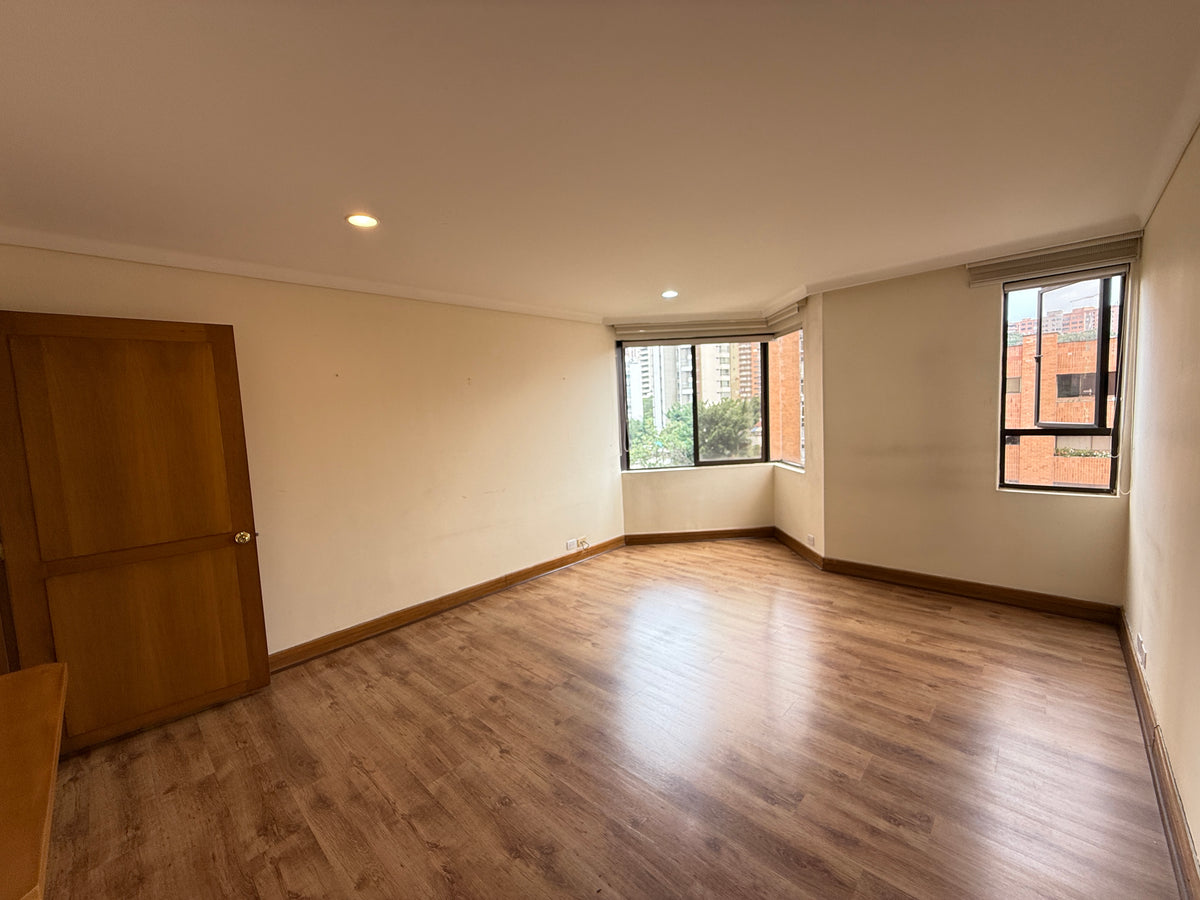 Apartamento en venta en la Milla de Oro, El Poblado – Calle cerrada