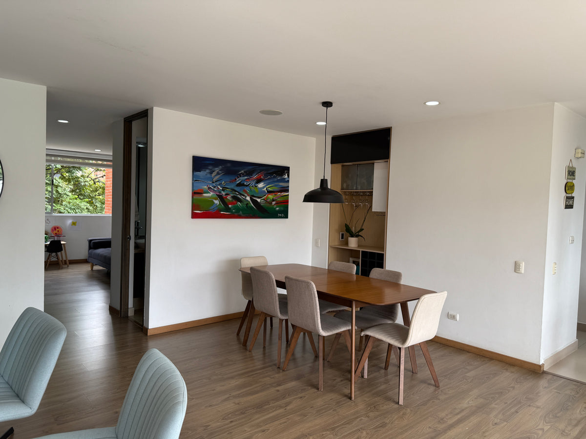 Apartamento en Loma de los Parra, El Poblado con zonas comunes y excelente ubicación