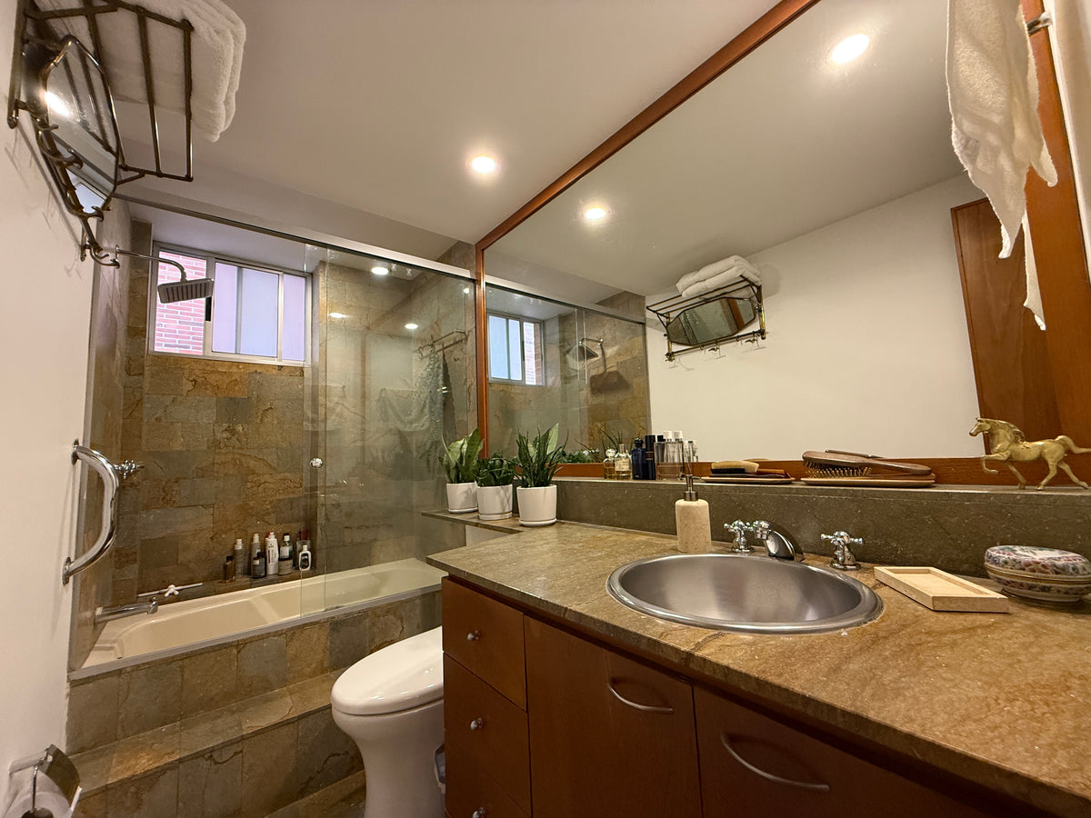 Apartamento Sector San Lucas 2 BR, vista verde - Edificio Boutique