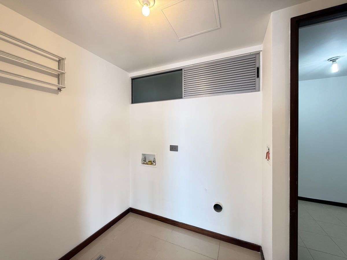 Apartamento en La Caleracon vista panorámica sin registro y excelente distribución