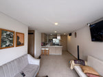 Apartamento en El Poblado – 2 habitaciones, balcón y vista a bosque