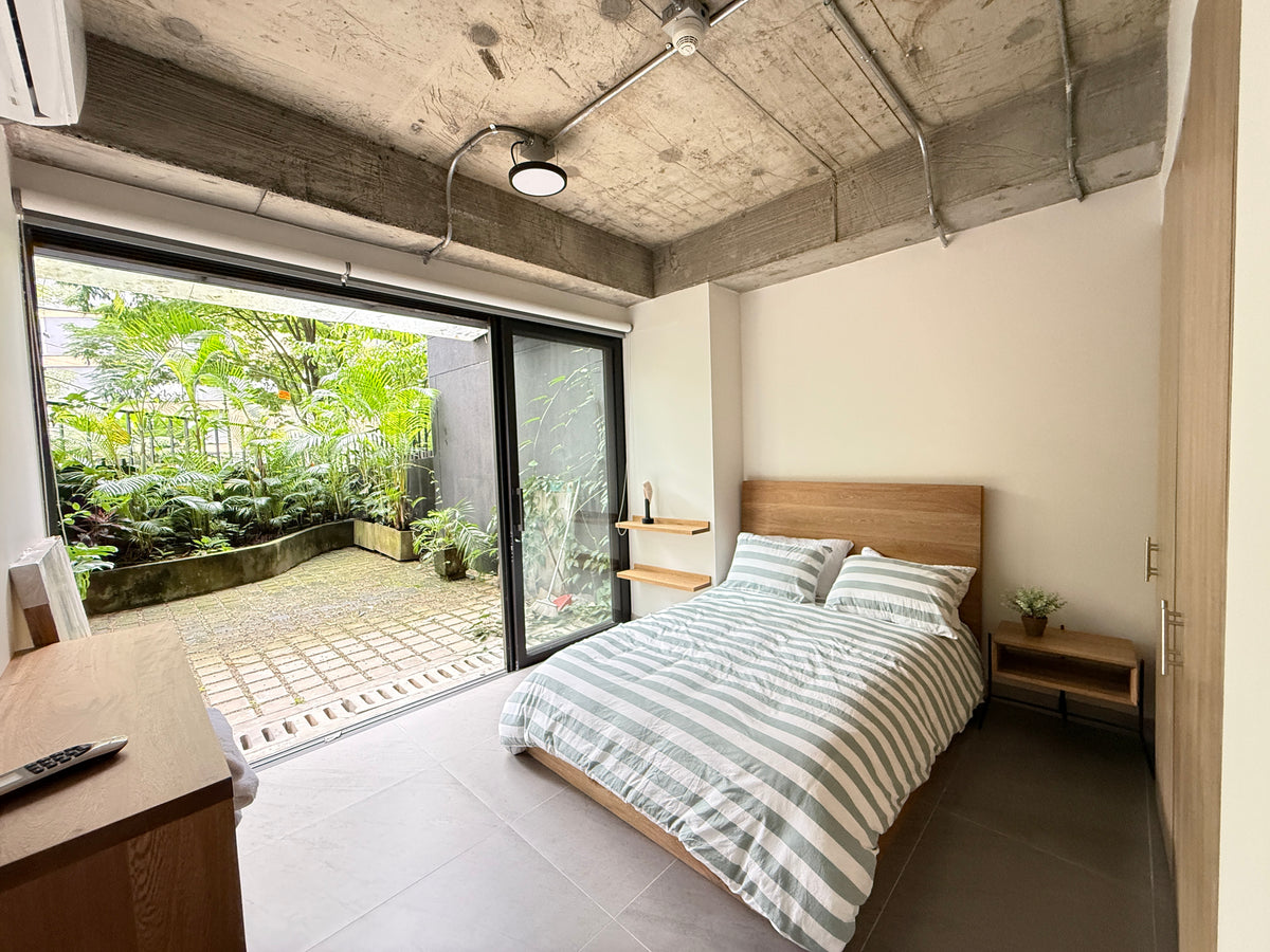 Apartaoficina en El Poblado de 127 m² con terraza, 3 habitaciones y 2 parqueaderos