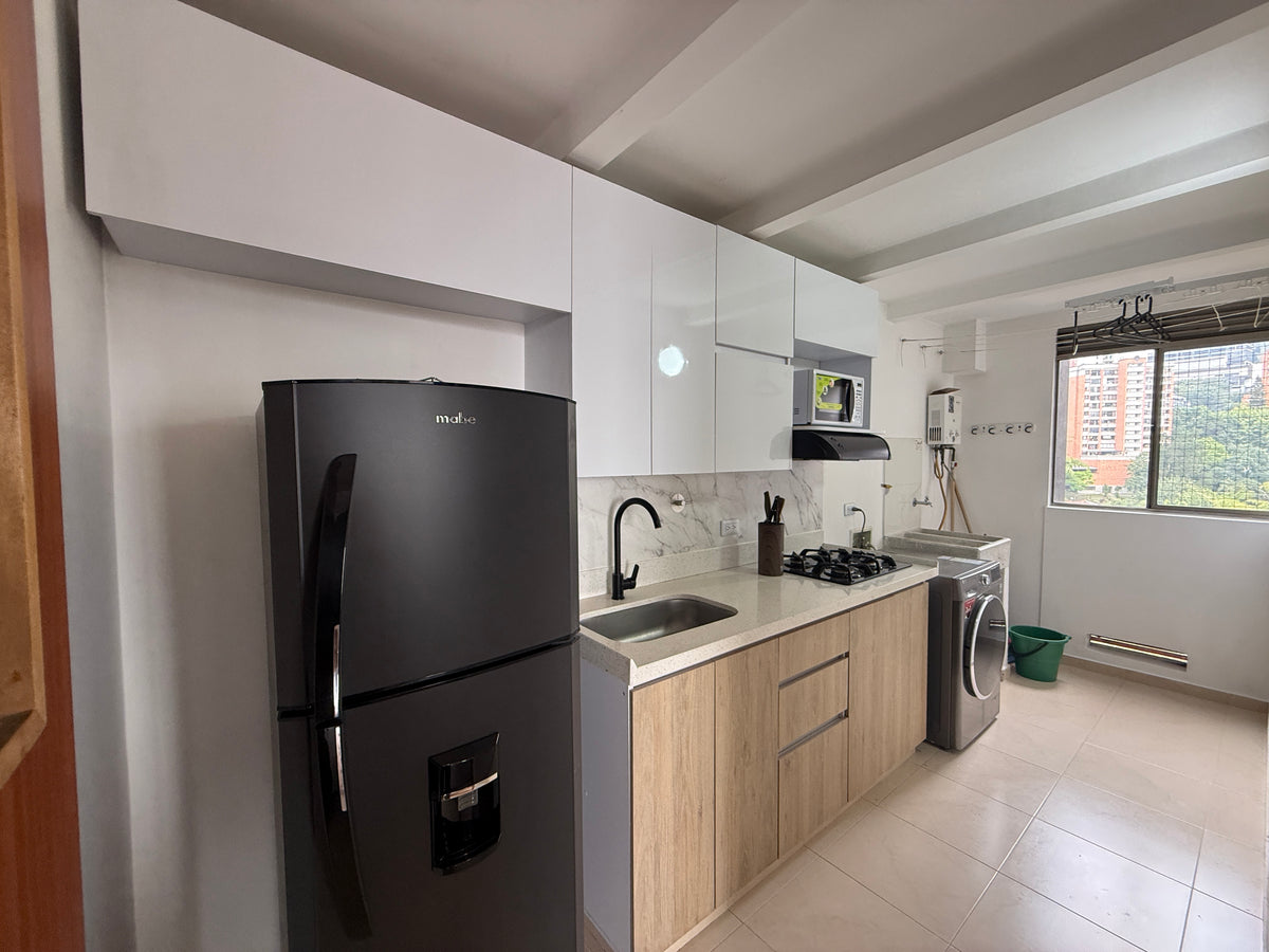 Apartment near El Tesoro, El Poblado - 3 bedrooms and balcony