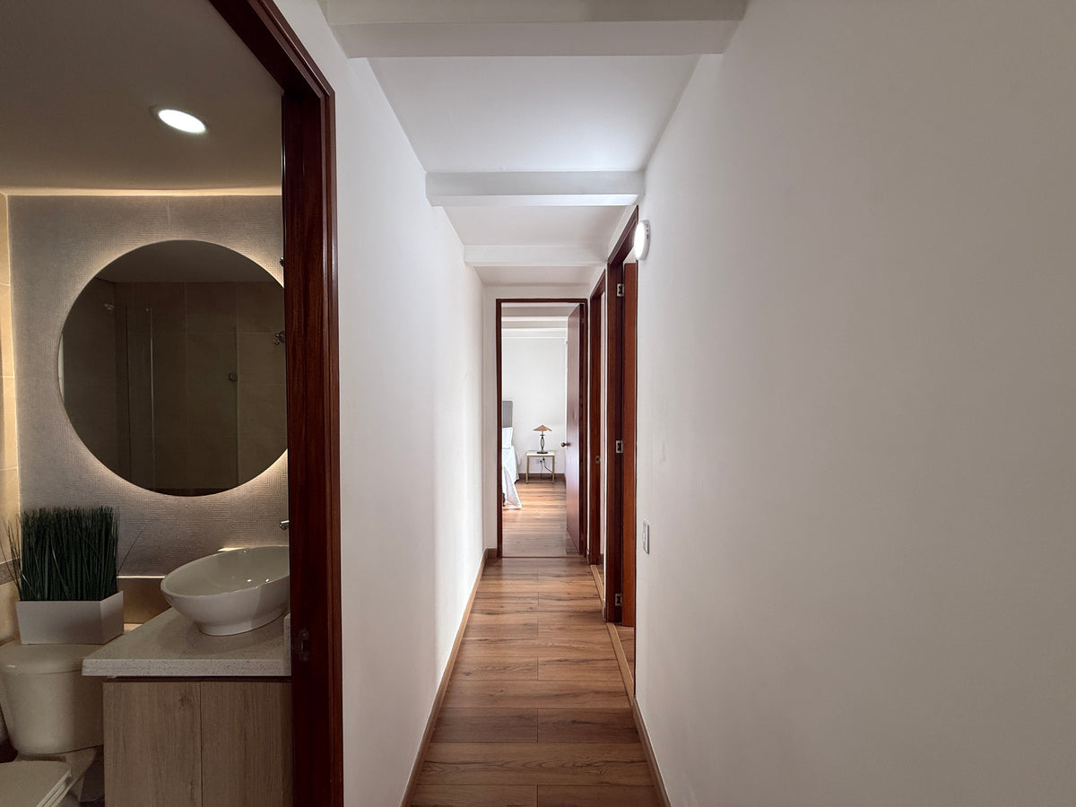 Apartment near El Tesoro, El Poblado - 3 bedrooms and balcony