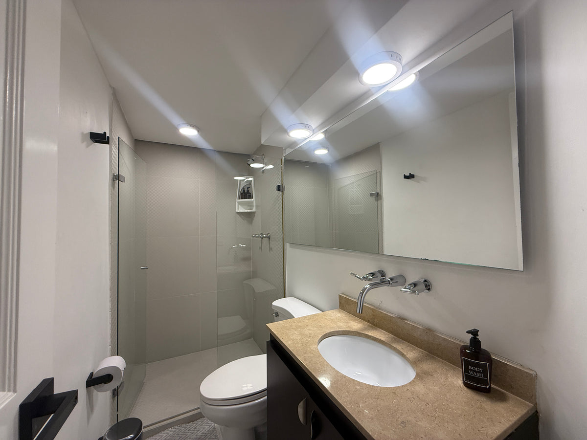 Apartamento amoblado en Vizcaya, El Poblado 167 m² con balcón y amplios espacios