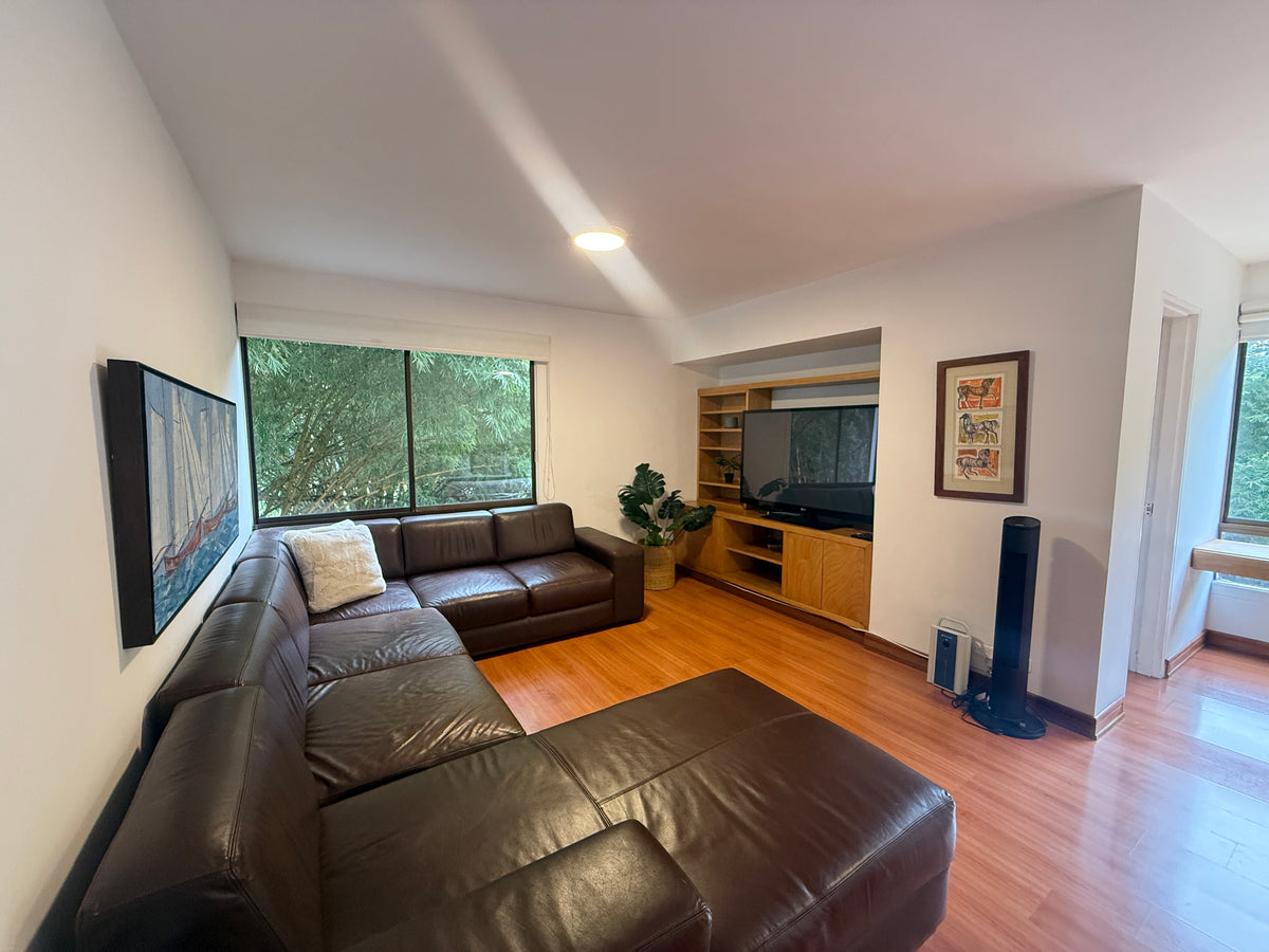 Apartamento amoblado en Vizcaya, El Poblado 167 m² con balcón y amplios espacios