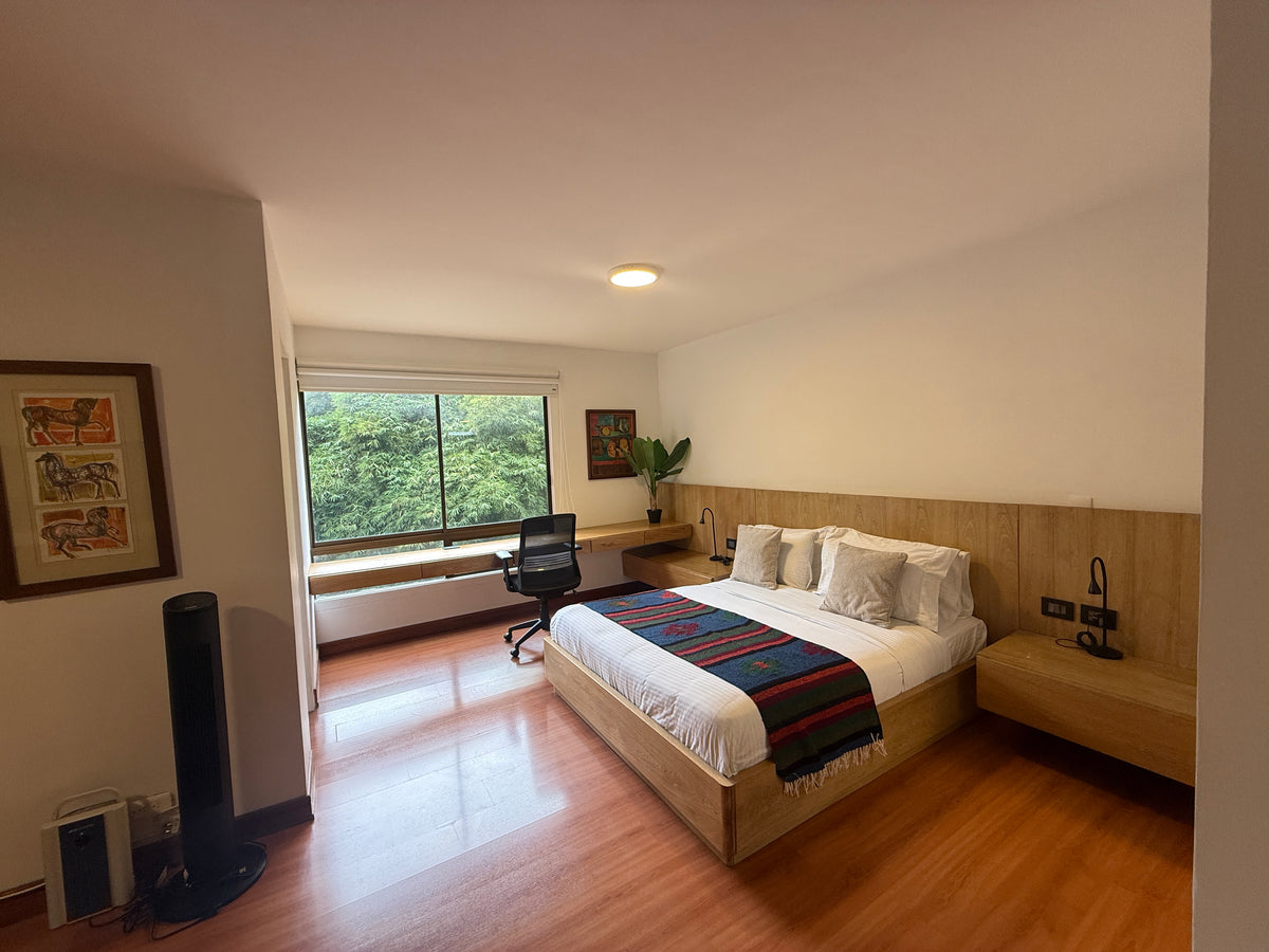 Apartamento amoblado en Vizcaya, El Poblado 167 m² con balcón y amplios espacios