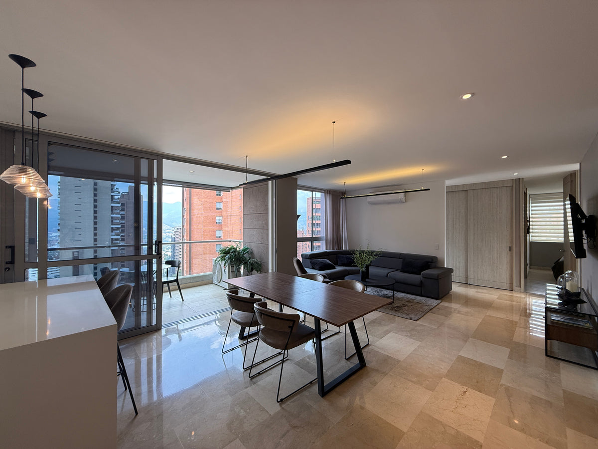 Apartamento 3 habitaciones, balcón y vista a la ciudad |RENTADO|