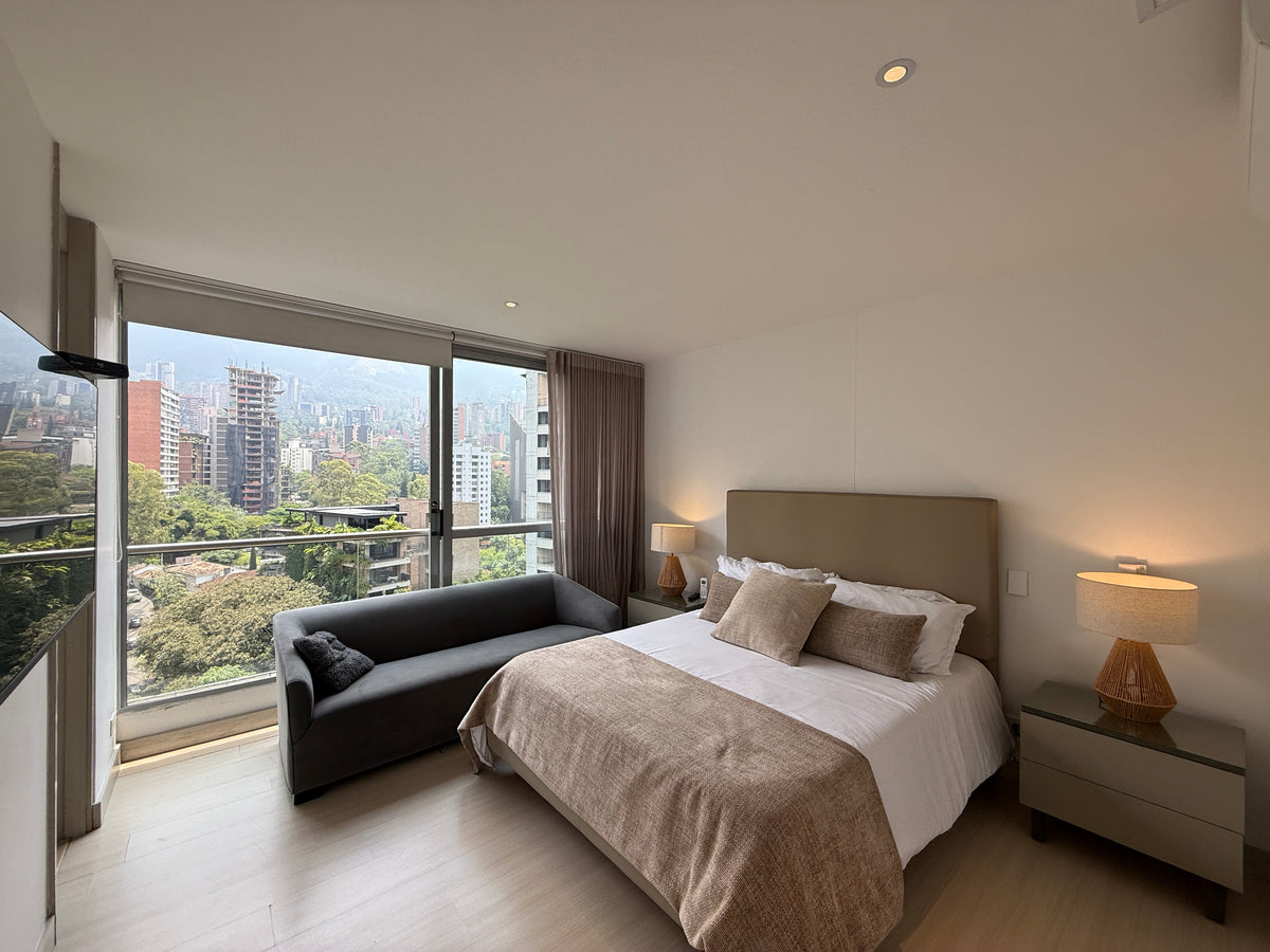 Apartamento 3 habitaciones, balcón y vista a la ciudad |RENTADO|