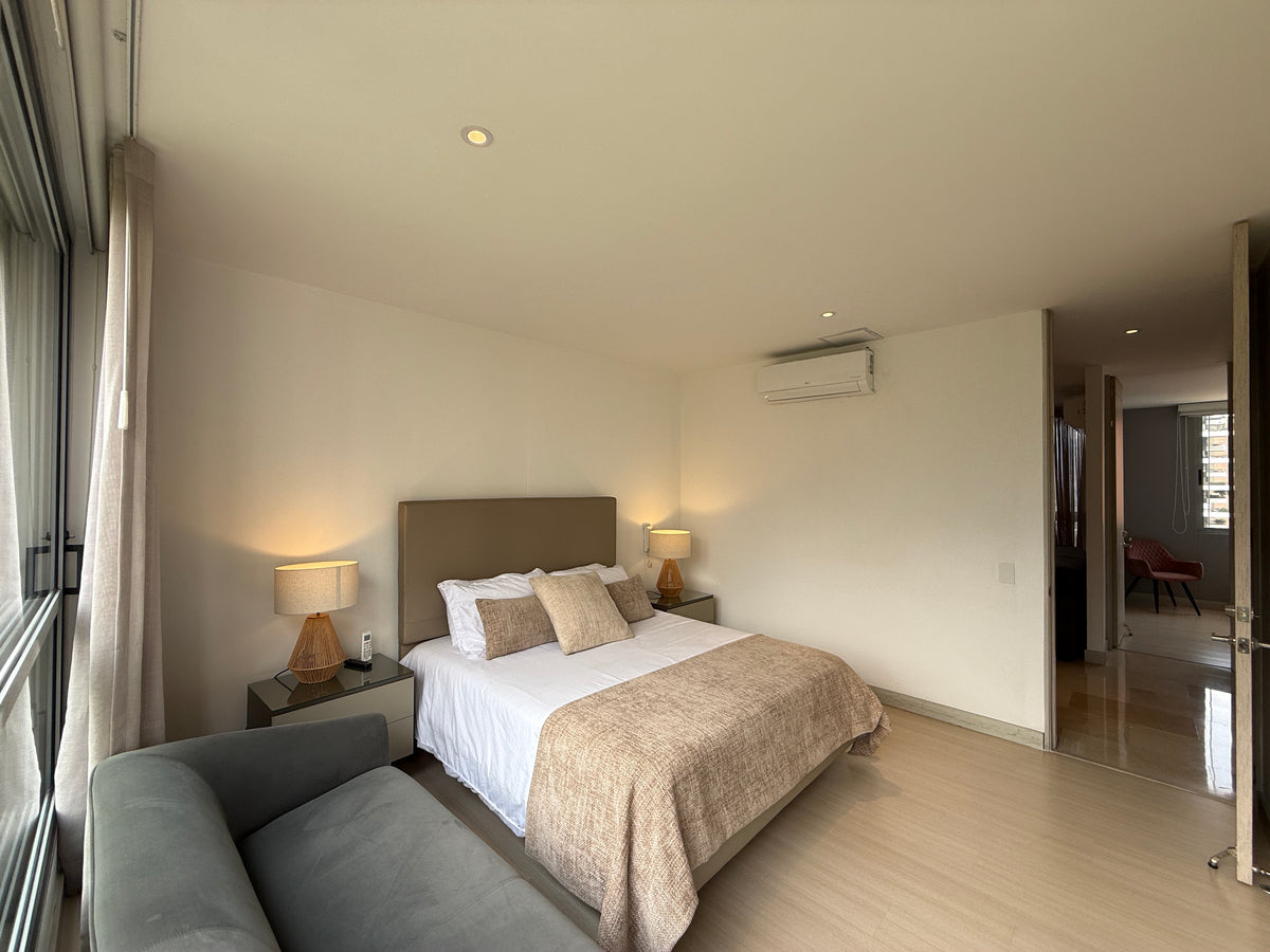 Apartamento 3 habitaciones, balcón y vista a la ciudad |RENTADO|