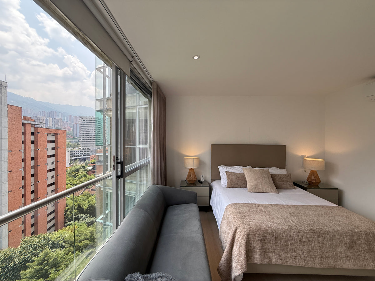 Apartamento 3 habitaciones, balcón y vista a la ciudad |RENTADO|