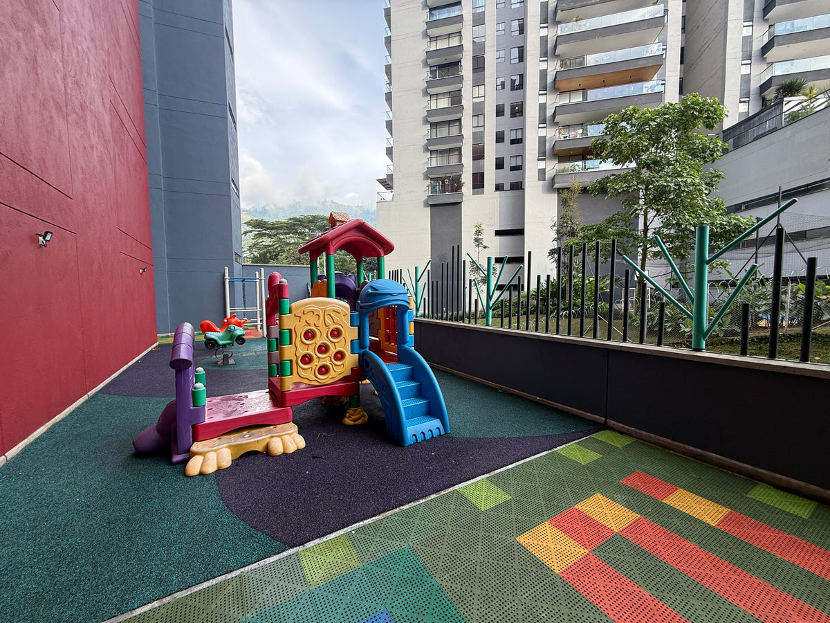 Apartment in Loma de las Brujas Envigado 250 m² with panoramic view and large common areas