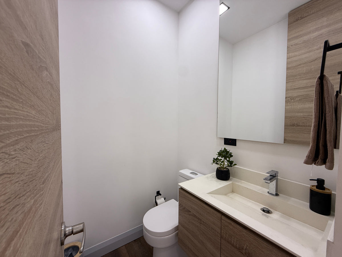 Apartamento en Piso Alto con Vista Verde | Sector San Lucas, El Poblado