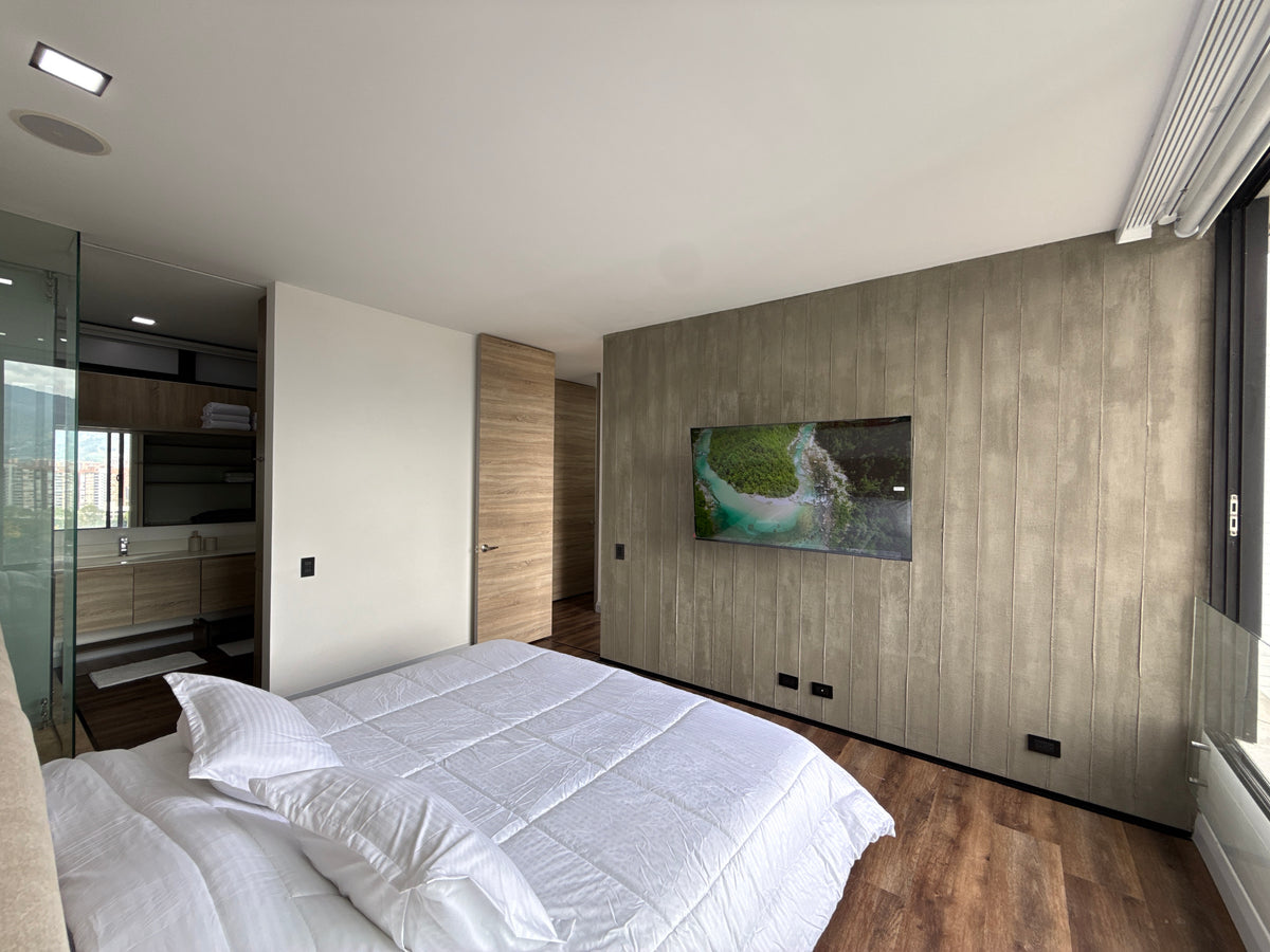 Apartamento en Piso Alto con Vista Verde | Sector San Lucas, El Poblado