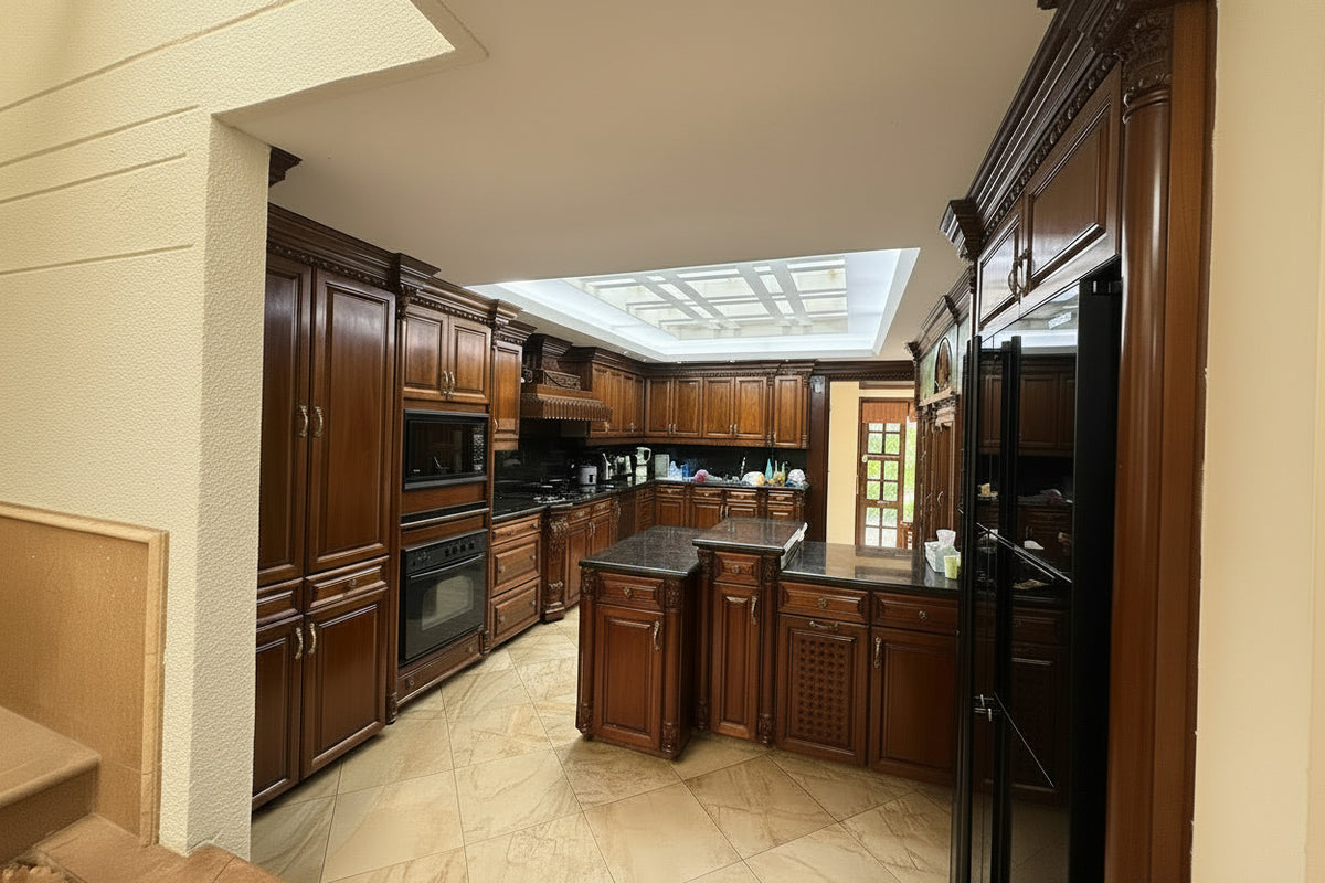 Casa con Gran Jardín y Alto Potencial de Remodelación en El Poblado