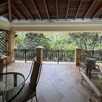 Casa con Gran Jardín y Alto Potencial de Remodelación en El Poblado