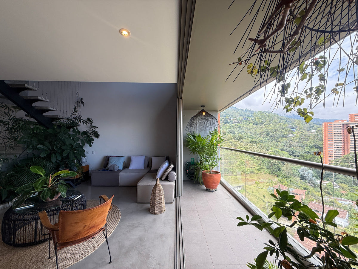 Penthouse Triplex Amoblado en El Poblado | 211 m² y Jacuzzi
