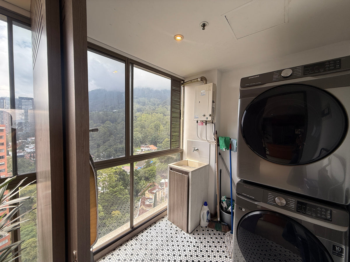Penthouse Triplex Amoblado en El Poblado | 211 m² y Jacuzzi