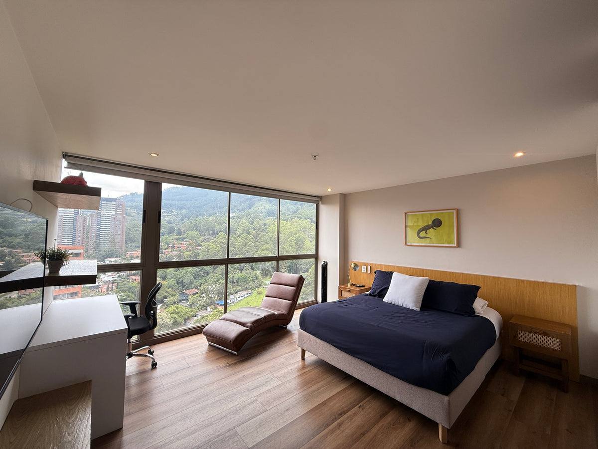 Penthouse Triplex Amoblado en El Poblado | 211 m² y Jacuzzi
