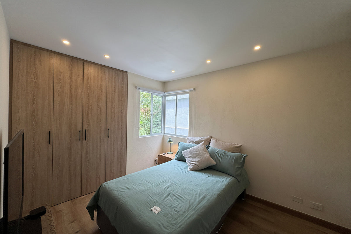Apartamento moderno en Castropol con balcón y Unidad cerrada con piscina – 2 habitaciones
