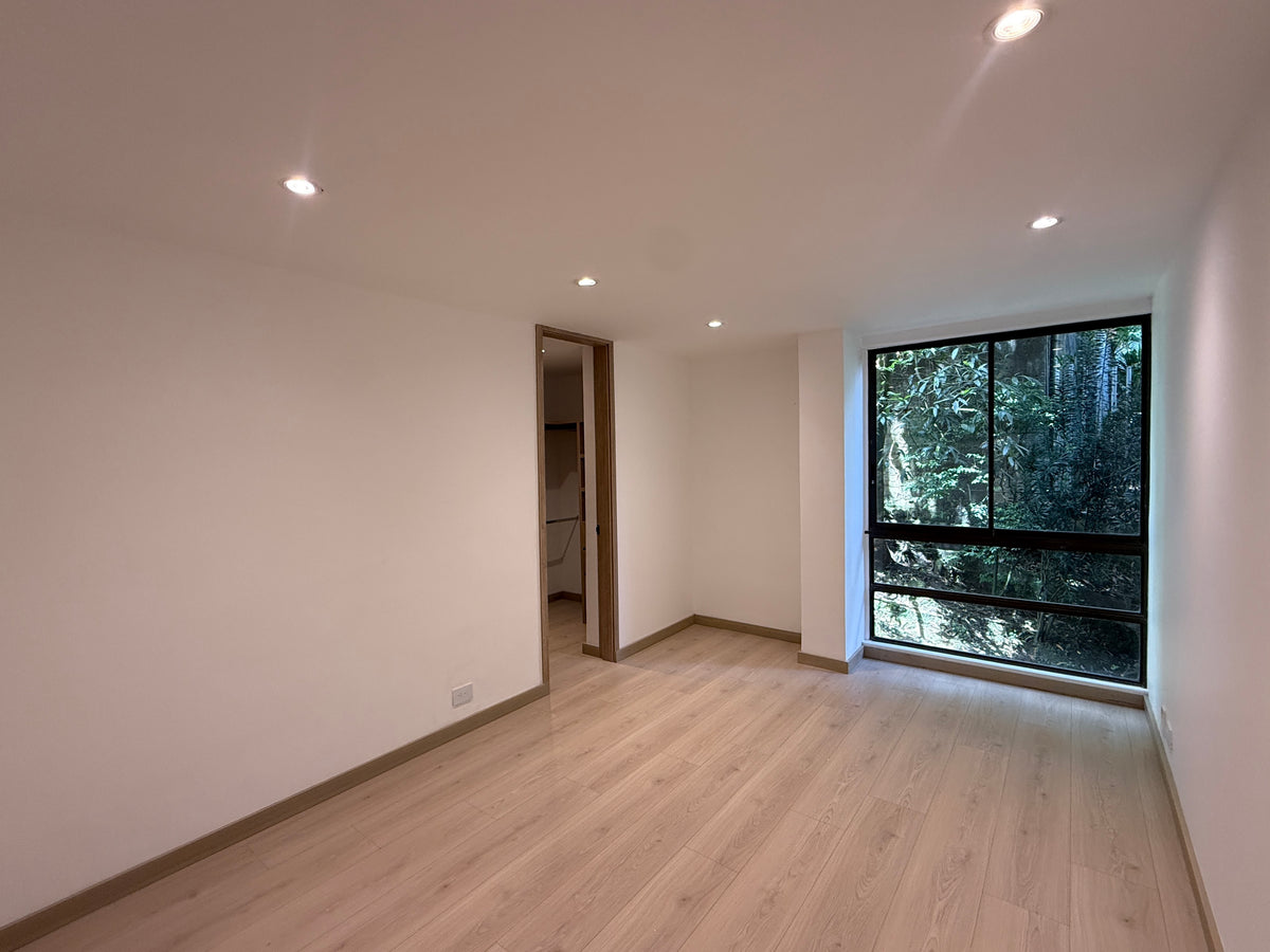 Apartamento remodelado en Castropol, El Poblado | 295 m² con acabados modernos