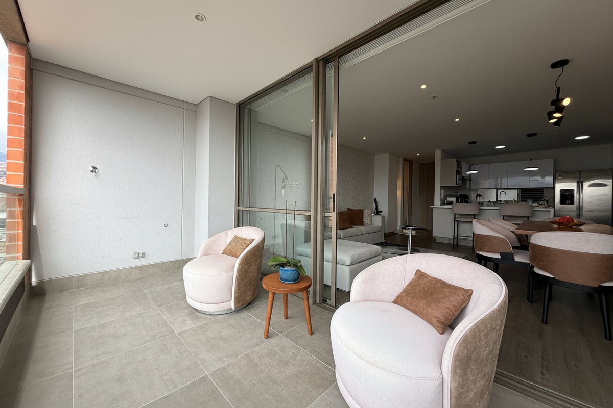 Apartamento amoblado en Castropol, El Poblado | 123 m², 3 habitaciones y balcón
