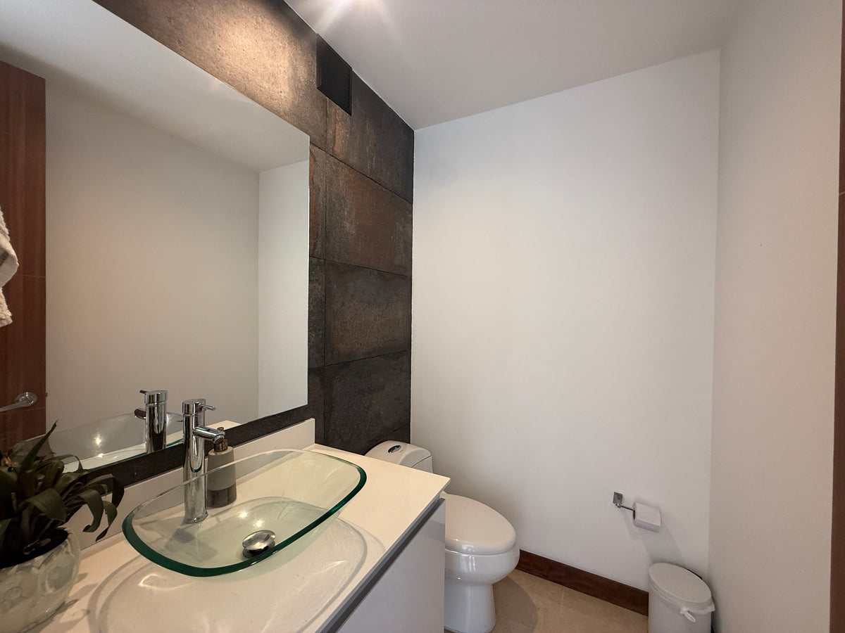 Apartamento en El Tesoro, El Poblado, con 198 m², vista panorámica y completas zonas comunes