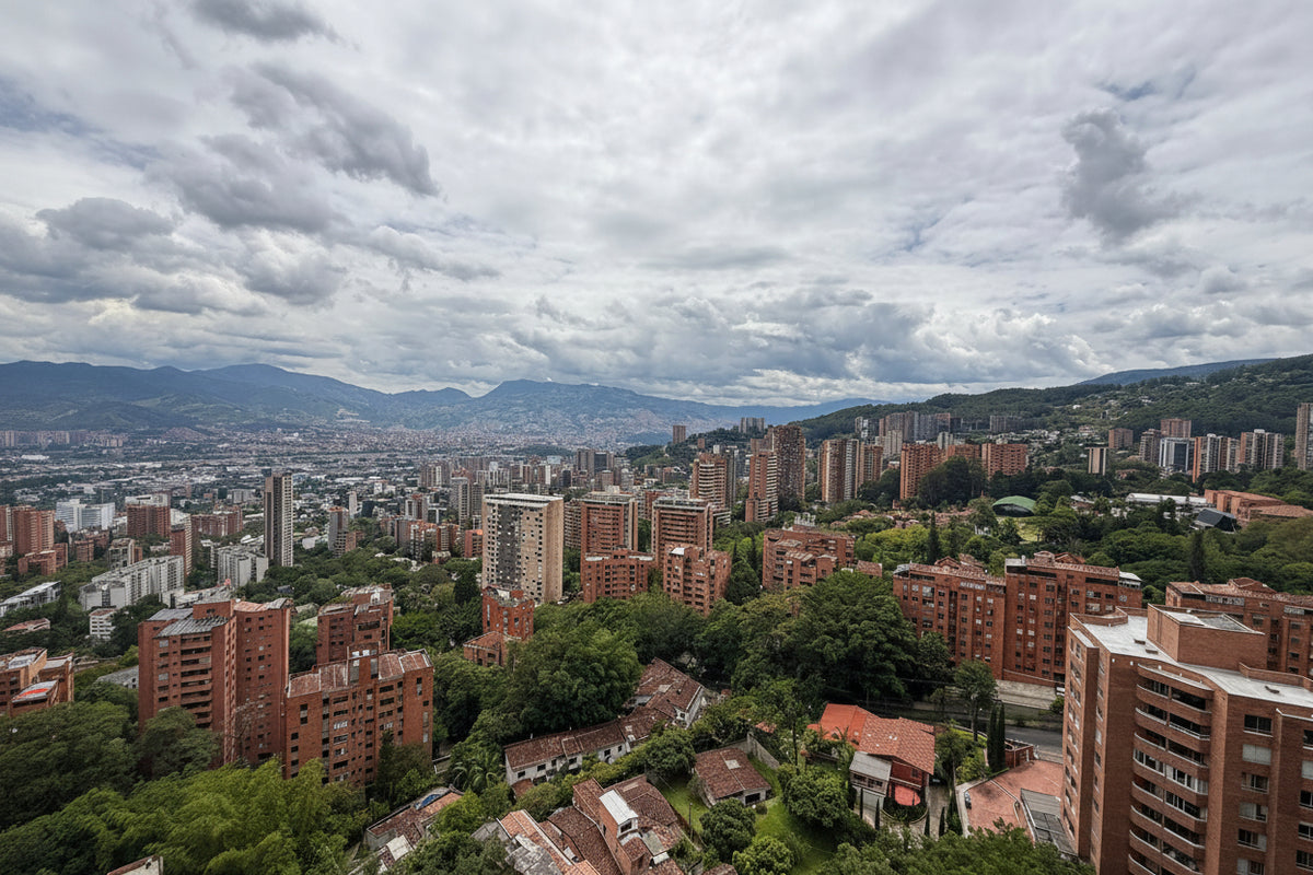 Apartamento en El Tesoro, El Poblado, con 198 m², vista panorámica y completas zonas comunes