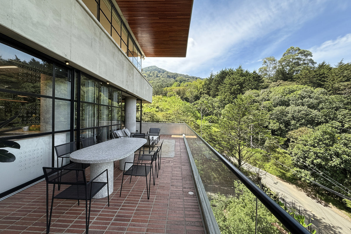 Apartamento de lujo en El Poblado, Loma del Tesoro – 263 m² con vista a Medellín, 2 habitaciones y 3 parqueaderos