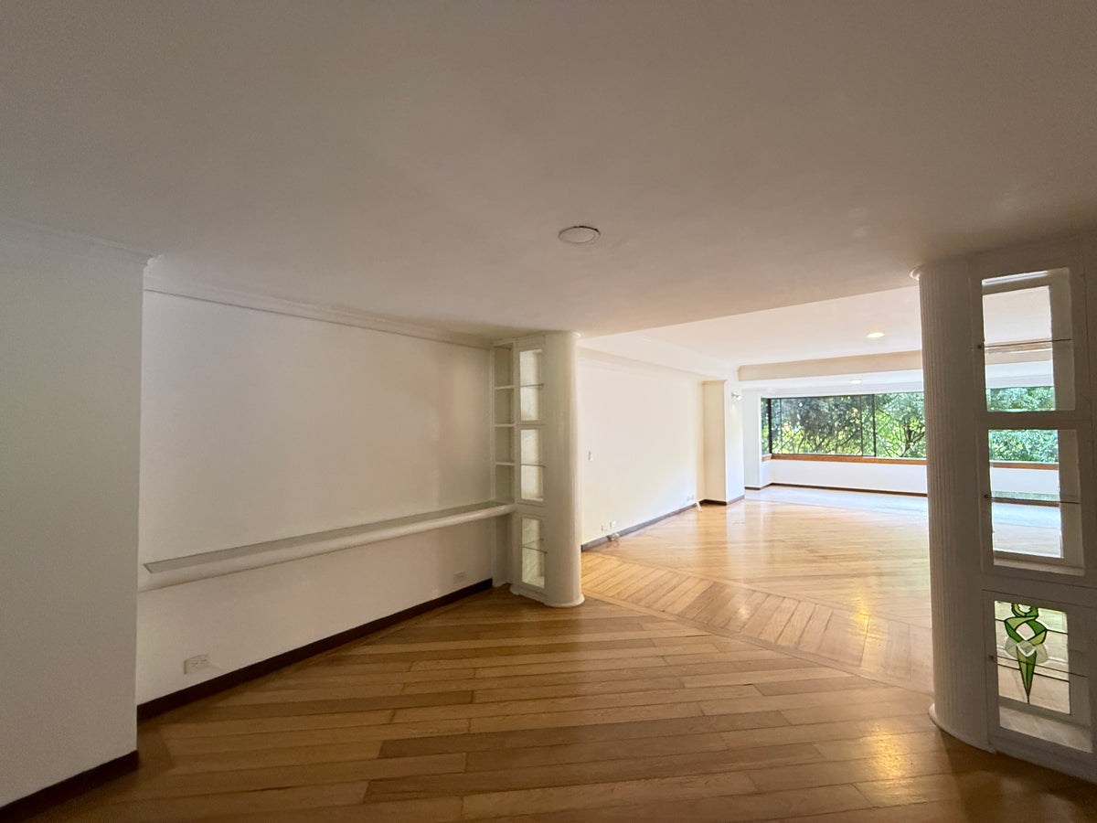 Apartamento de 241 m² para remodelar en Loma de Los Balsos, El Poblado