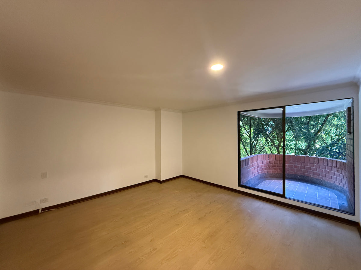 Apartamento de 241 m² para remodelar en Loma de Los Balsos, El Poblado