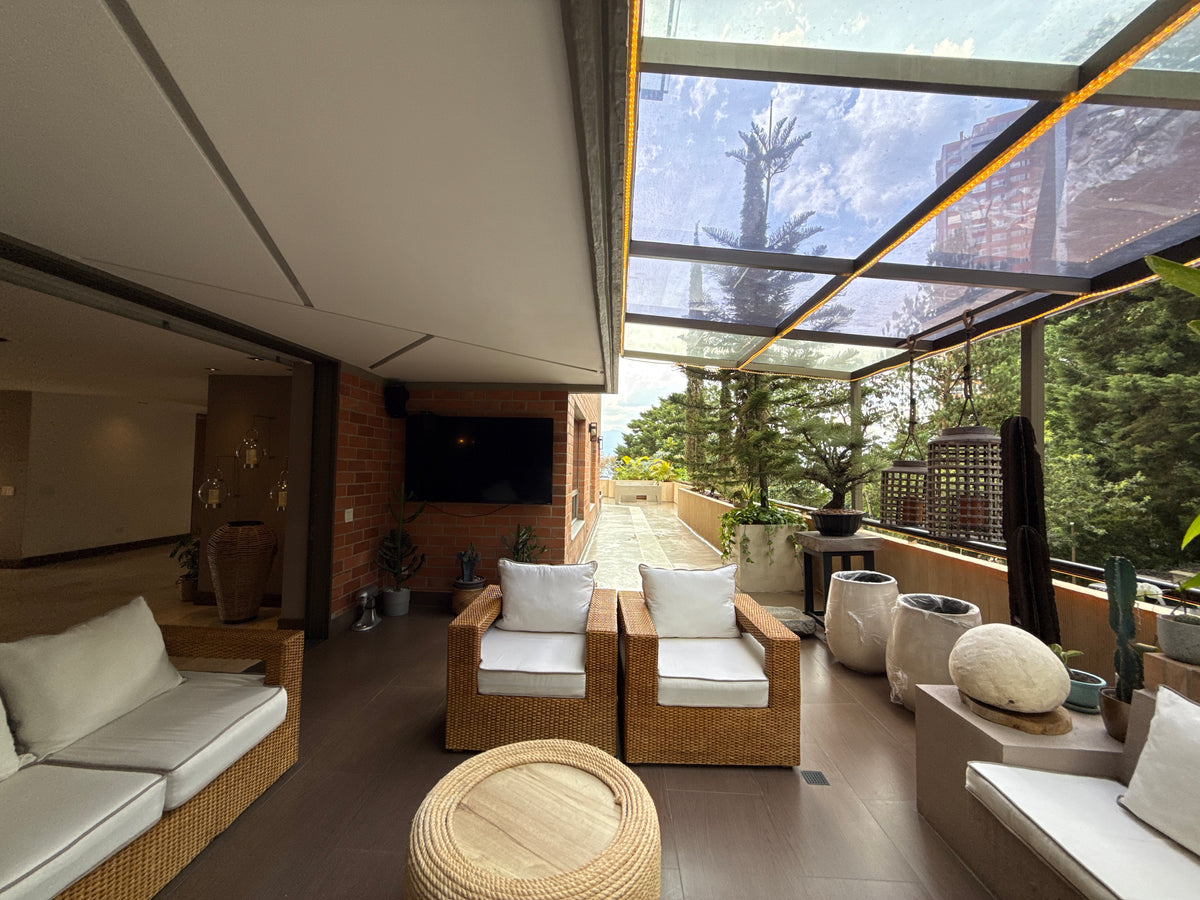 Apartamento con Terraza Privada, Jacuzzi y Turco en Del Este | 232 m² + 227 m²
