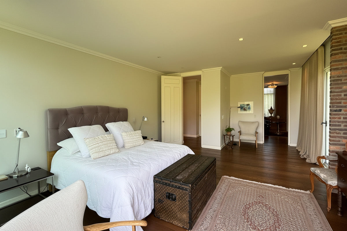 Exclusivo apartamento de 256 m² con estudio y 3 parqueaderos en El Poblado