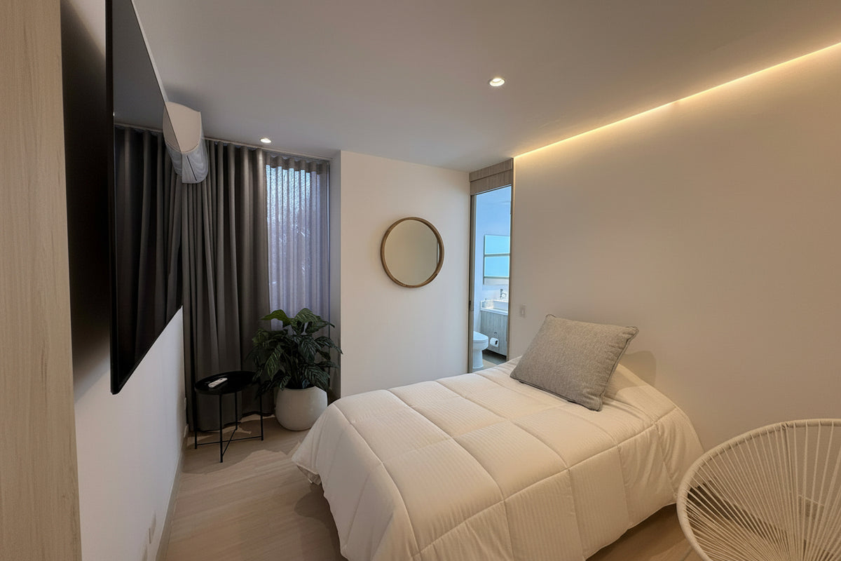 Apartamento amoblado con terraza y jacuzzi en Lalinde, El Poblado
