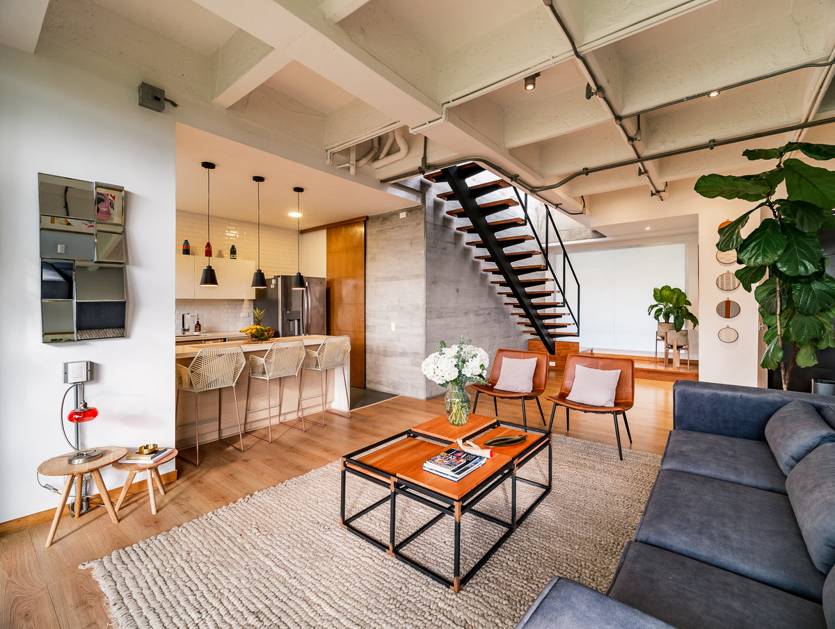 Penthouse con Terraza, Jacuzzi y Vista Natural en El Poblado – A 5 Min de Provenza