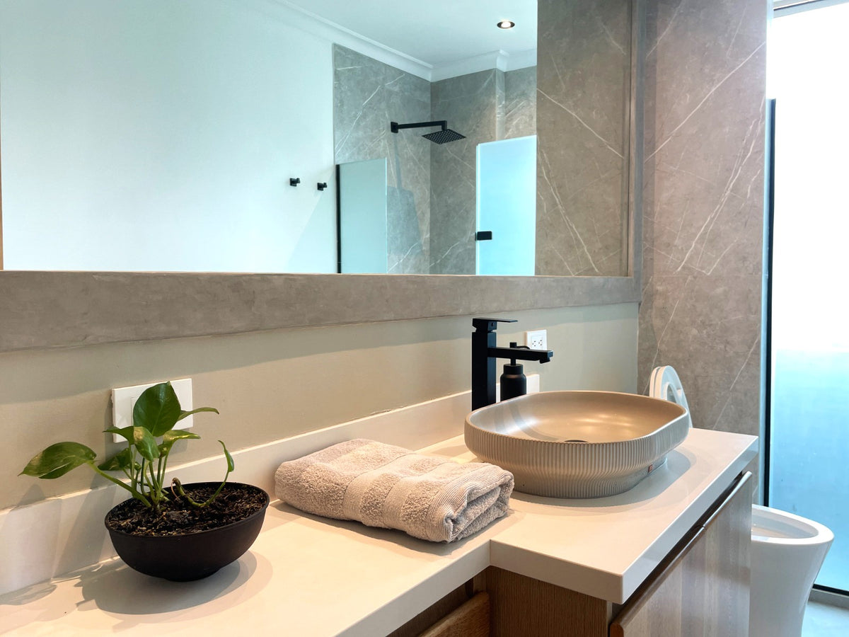 Apartamento 2 BR Sector Poblado Alto con vista panorámica + 1 BR de servicio